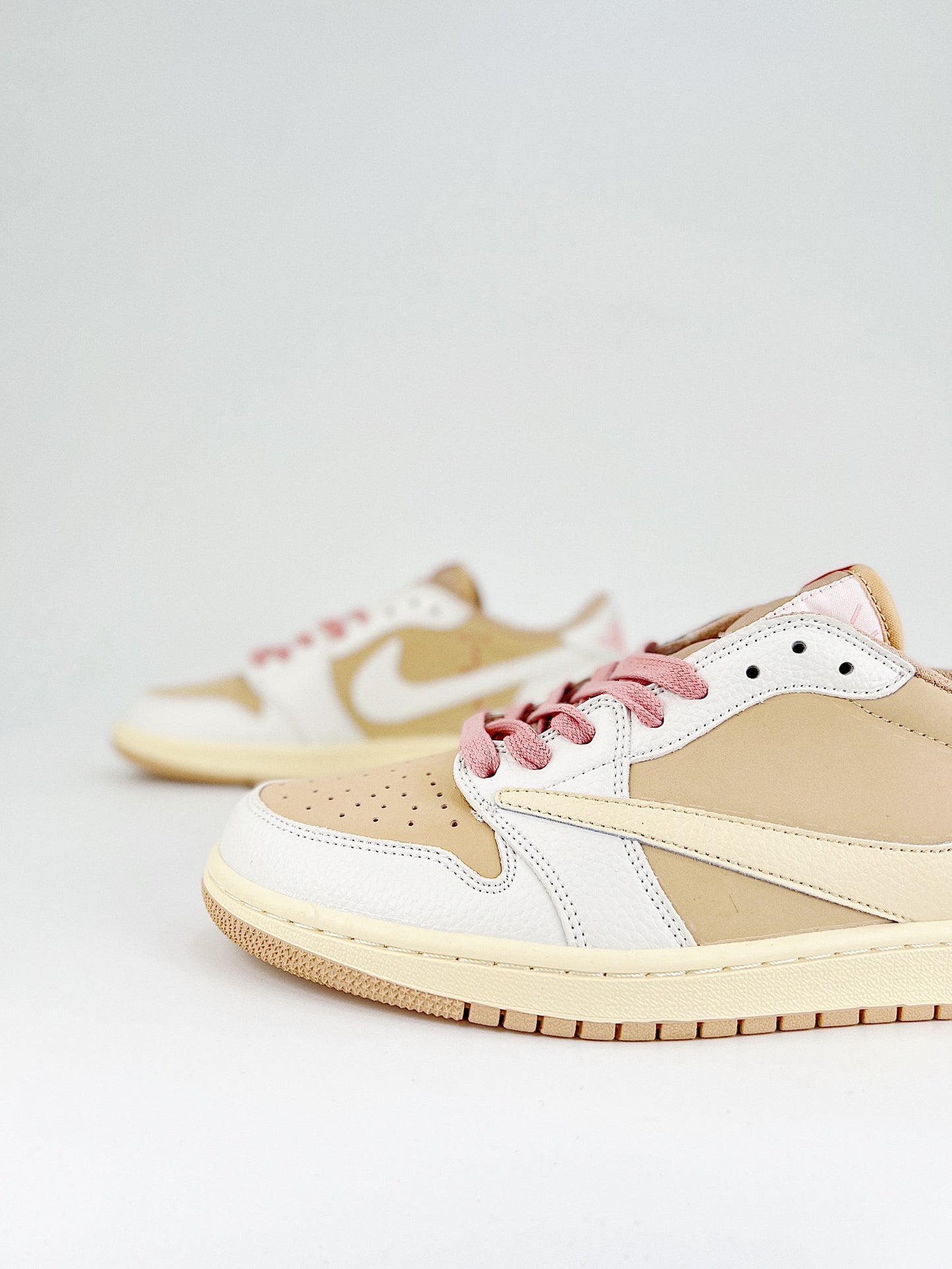 Travis Scott x Air Jordan 1 Low