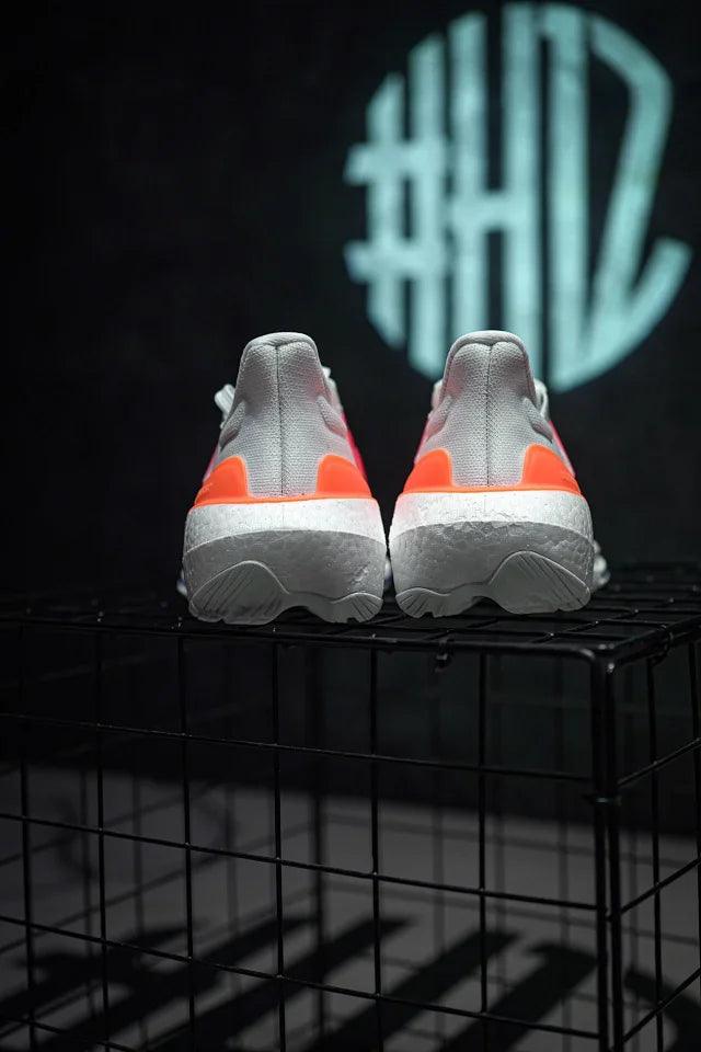 Adidas UItra Boost Light