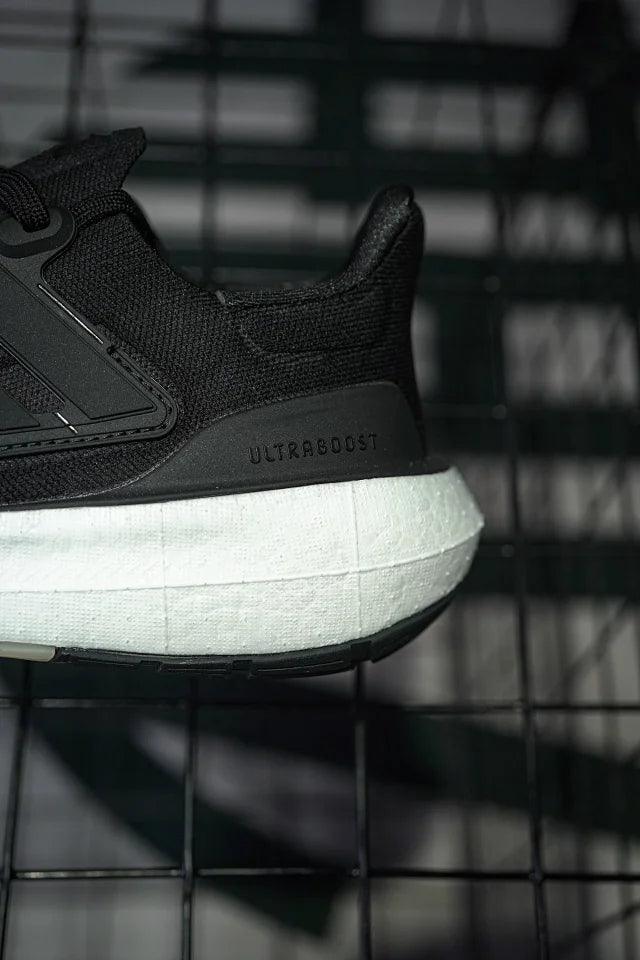 Adidas UItra Boost Light