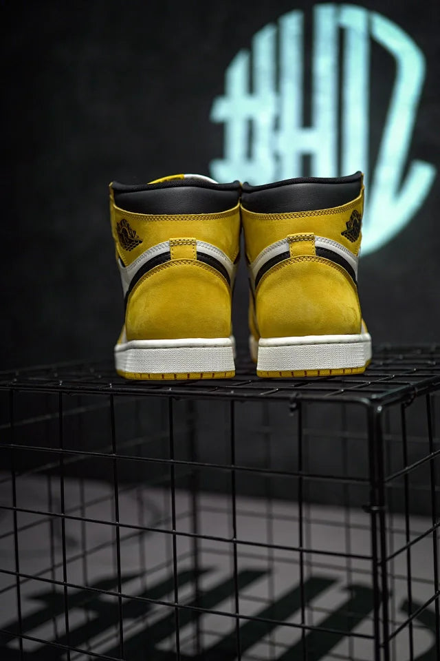 Air Jordan 1 High "Yellow Ochre" Preto e Amarelo