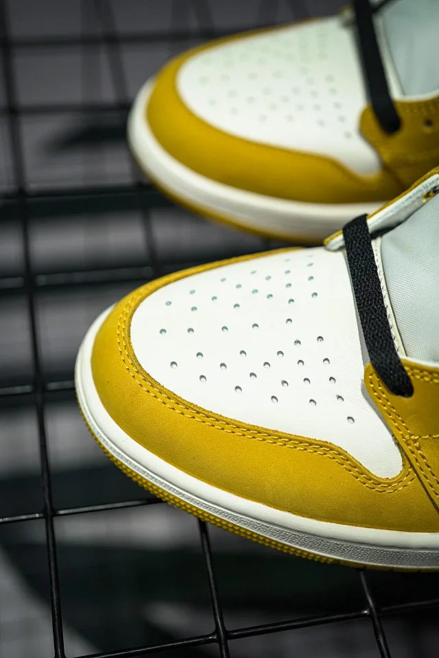 Air Jordan 1 High "Yellow Ochre" Preto e Amarelo