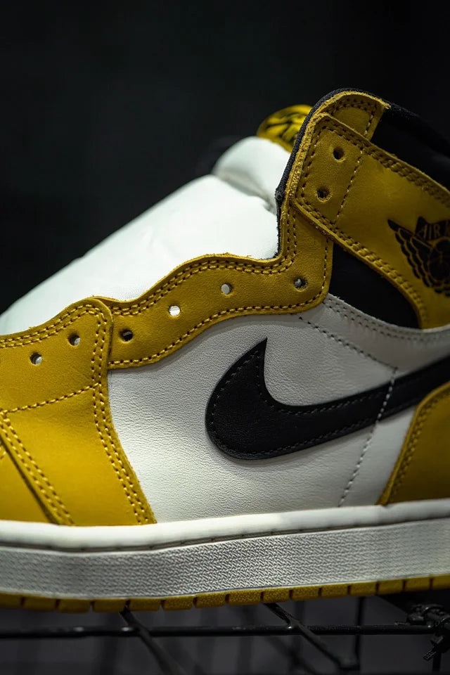 Air Jordan 1 High "Yellow Ochre" Preto e Amarelo