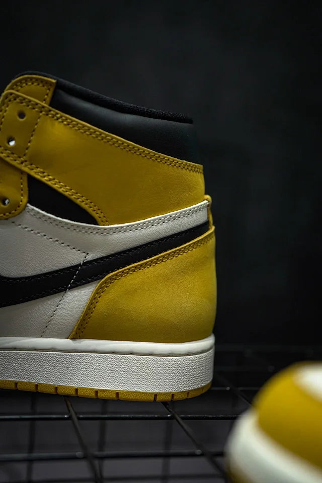 Air Jordan 1 High "Yellow Ochre" Preto e Amarelo