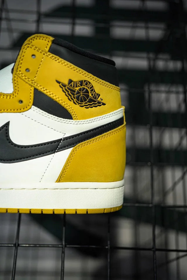 Air Jordan 1 High "Yellow Ochre" Preto e Amarelo