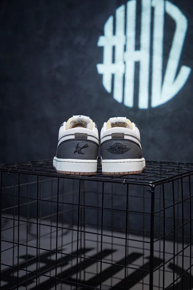 Air Jordan 1 Low Magpie Grey