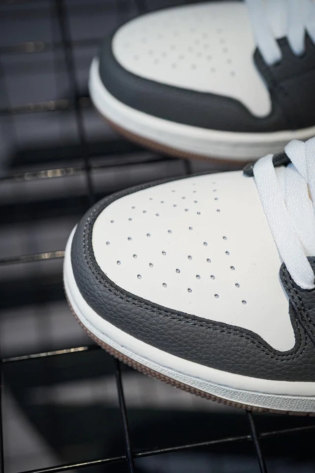 Air Jordan 1 Low Magpie Grey