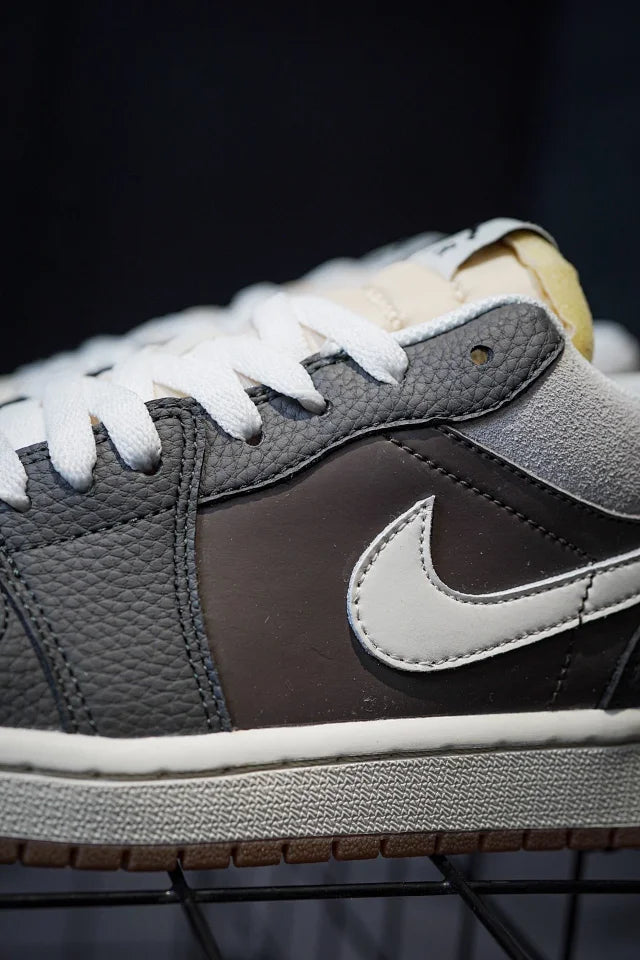 Air Jordan 1 Low Magpie Grey