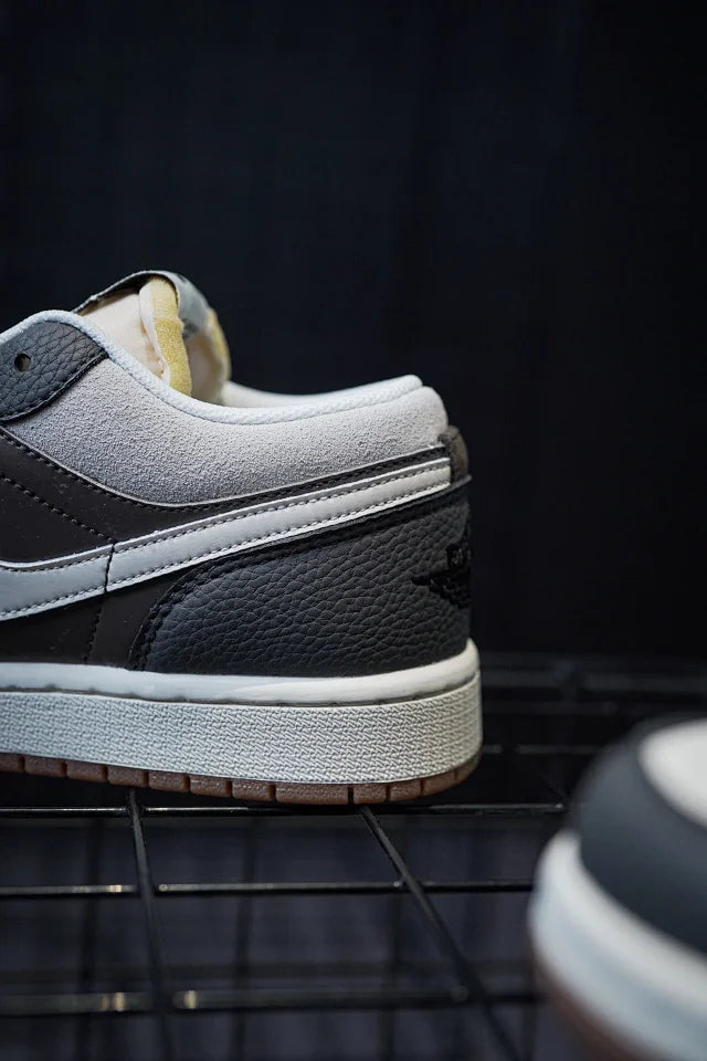 Air Jordan 1 Low Magpie Grey