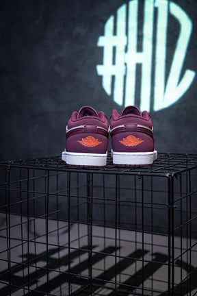 Air Jordan 1 Low "Night Maroon" Vermelho & Branco