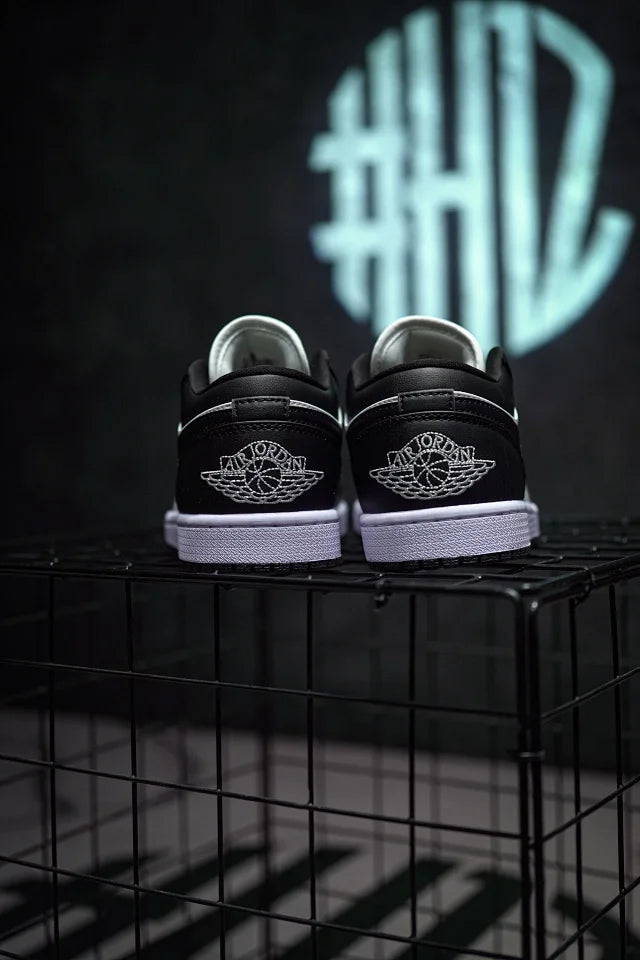 Air Jordan 1 Low "Panda" Preto & Branco