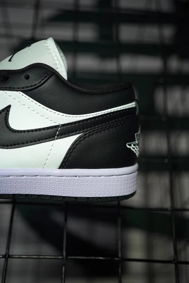 Air Jordan 1 Low "Panda" Preto & Branco