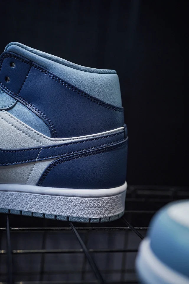 Air Jordan 1 Mid Haze Blue