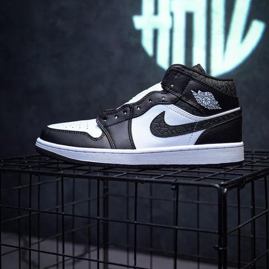 Air Jordan 1 Mid "Panda Elephant" Preto & Estalo Branco