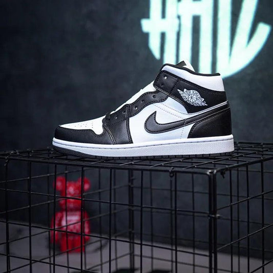 Air Jordan 1 Mid "Panda" Preto e Branco Panda