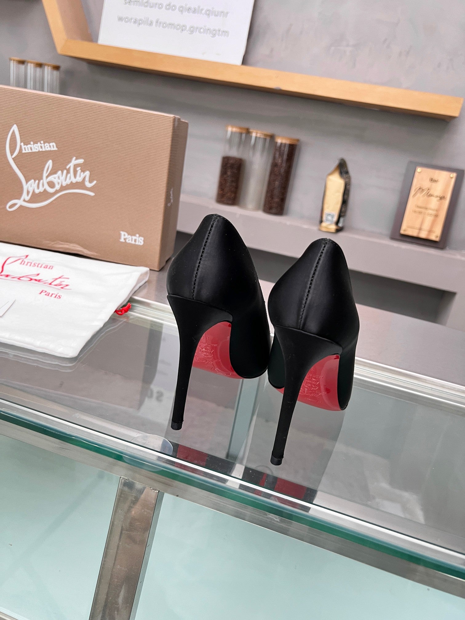 Christian Louboutin Salto Alto