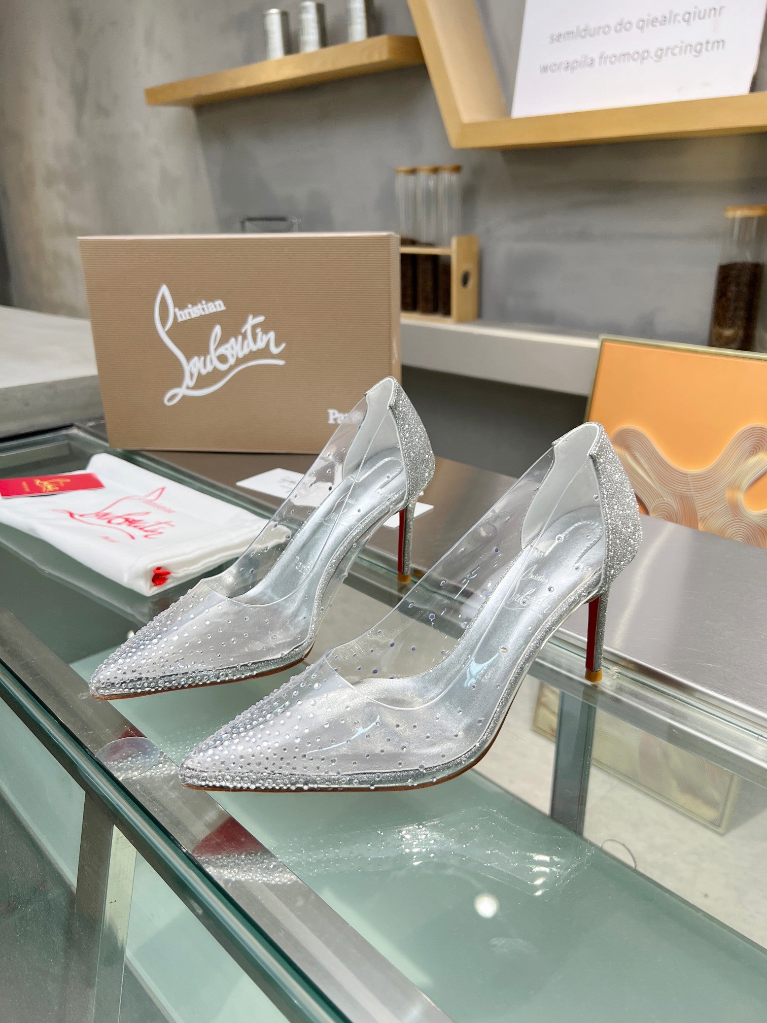 Christian Louboutin Salto Alto