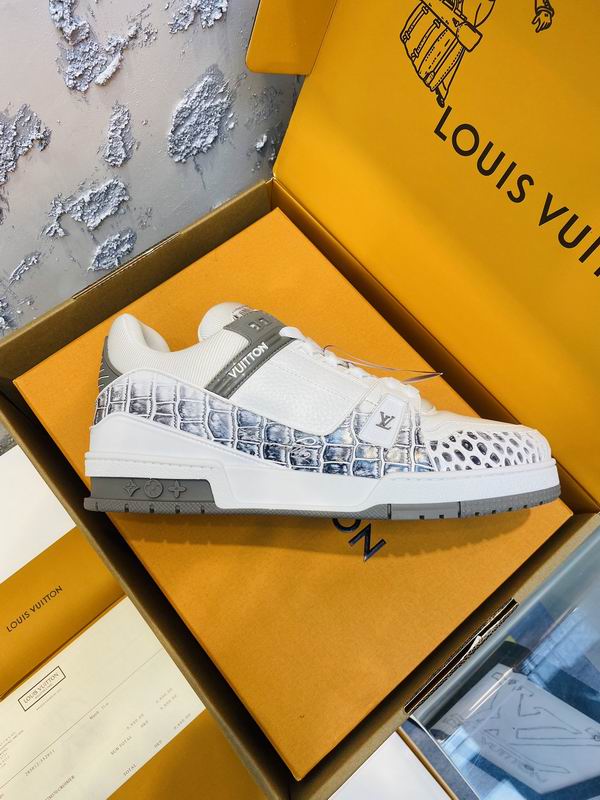 Louis Vuitton LV