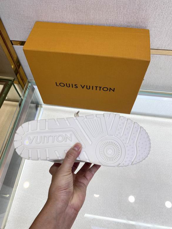 Louis Vuitton LV