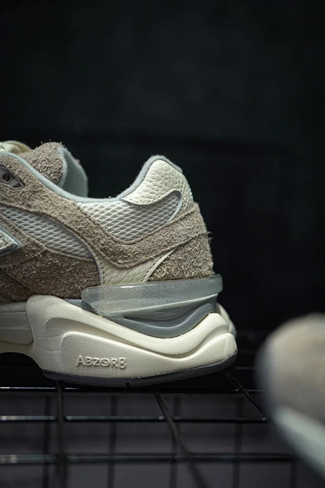 New Balance 9060 "Driftwood" Castanho Branco