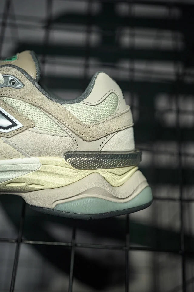 New Balance 9060 "Sea Salt" cinza claro