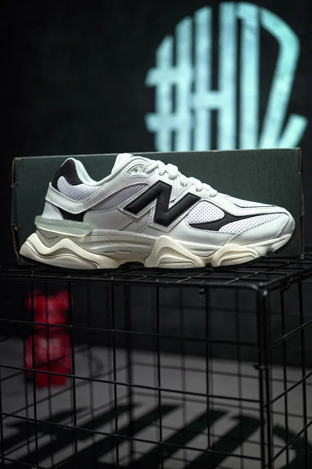 New Balance 9060 Branco e Preto