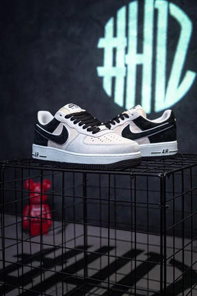 Nike Air Force 1 Low Grey & Camurça Preta
