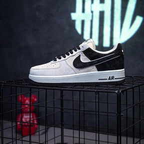 Nike Air Force 1 Low Grey & Camurça Preta