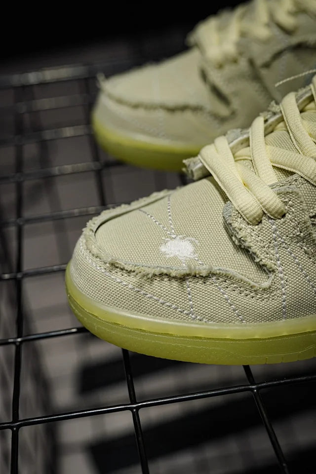 Nike Dunk SB Low "Mummy" Off-White Mummy