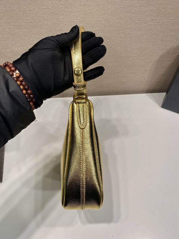 Bolsa Prada Dourado