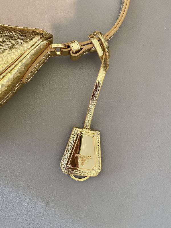 Bolsa Prada Dourado