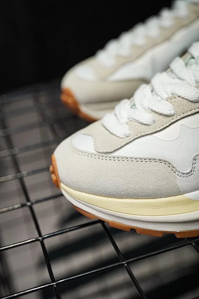Sacai x Nike Pegasus VaporFly "Sail" White Sail Raw Rubber