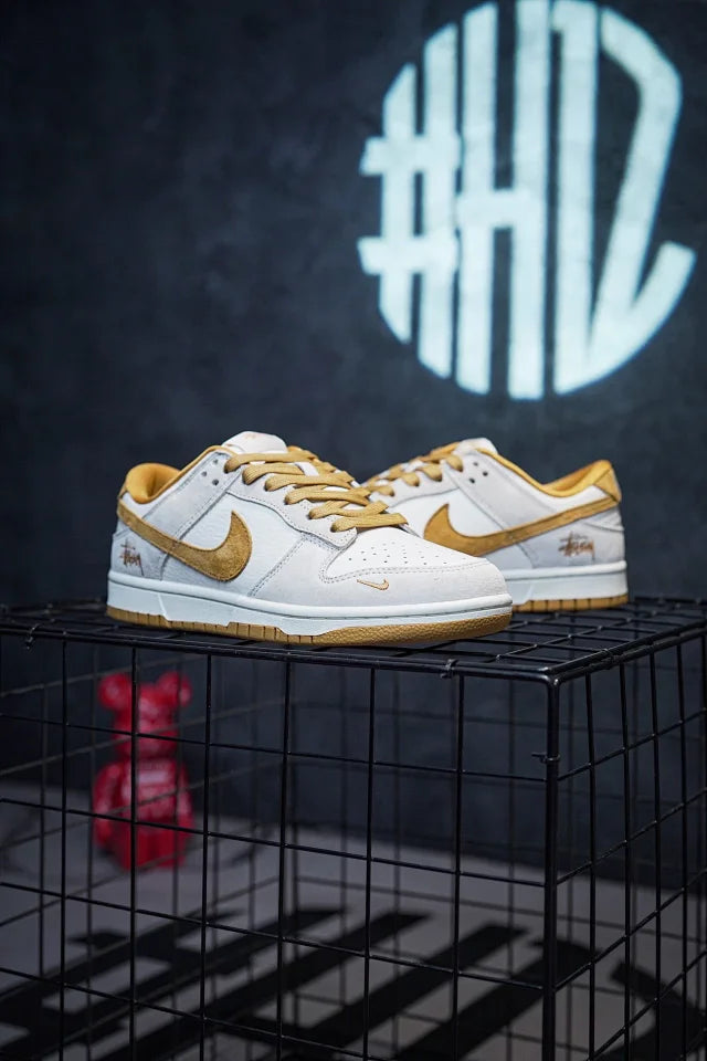 Stussy x Nike Dunk Low Suede Bege