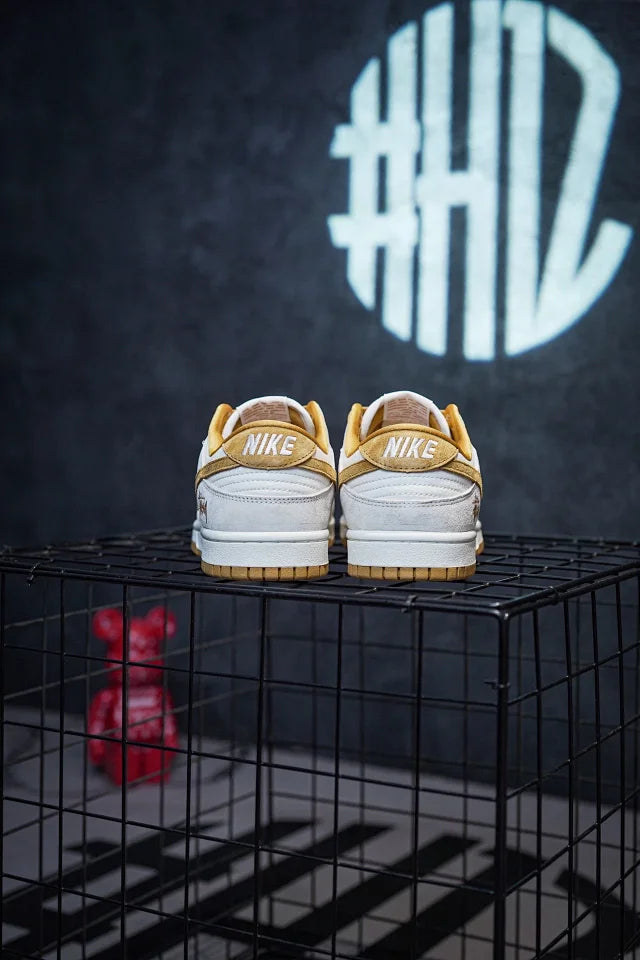 Stussy x Nike Dunk Low Suede Bege