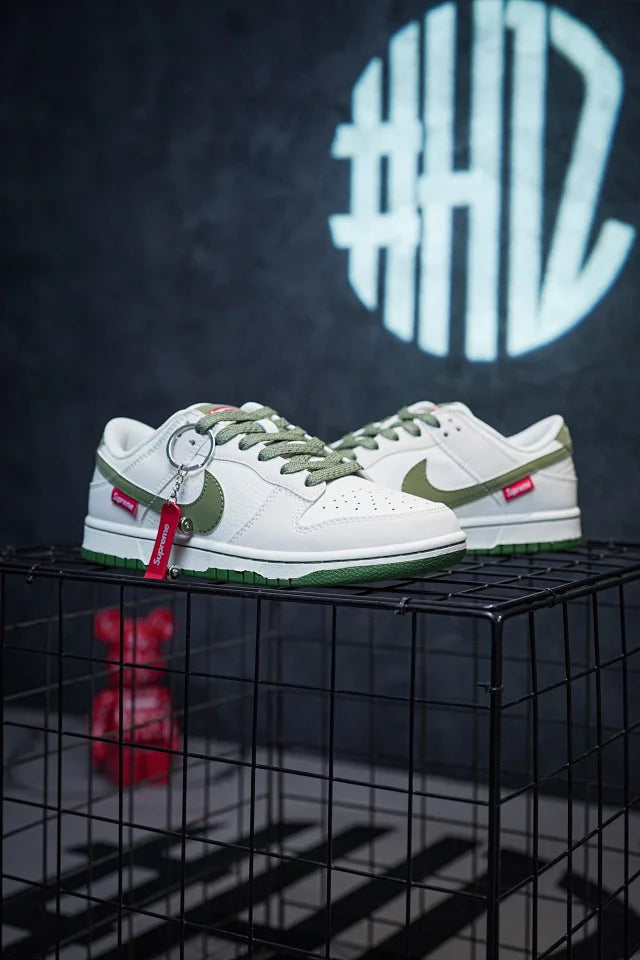 Supreme x Nike Dunk Low Bege