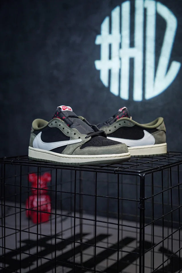 Travis Scott x Air Jordan 1 Low"Black Olive"