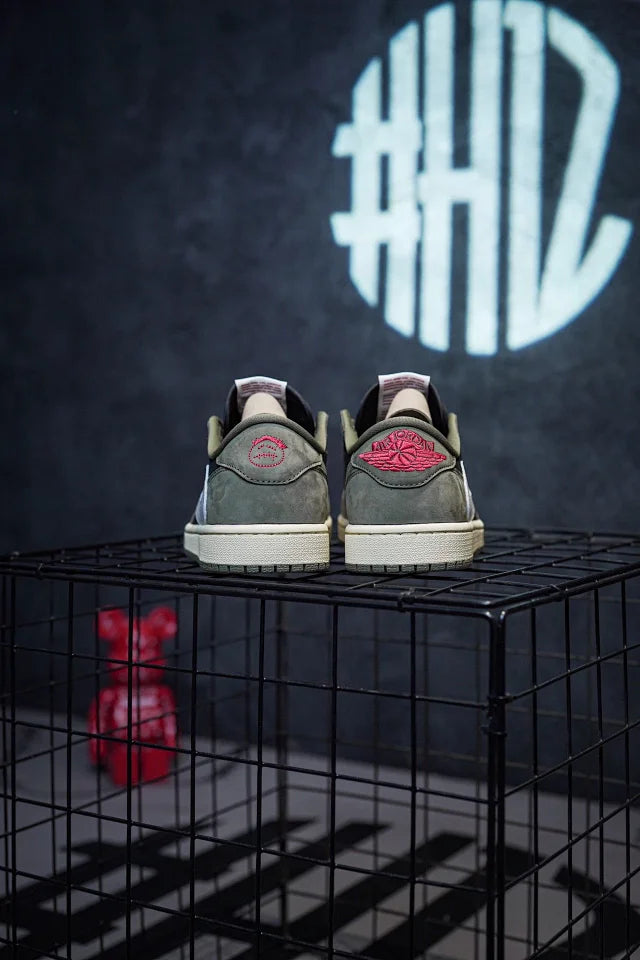 Travis Scott x Air Jordan 1 Low"Black Olive"