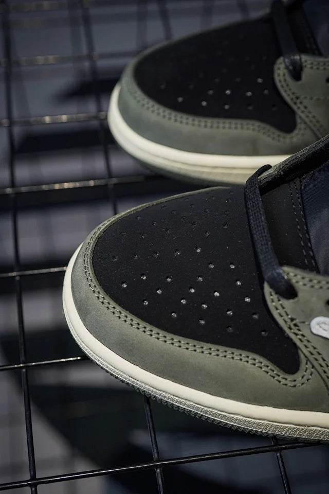 Travis Scott x Air Jordan 1 Low"Black Olive"