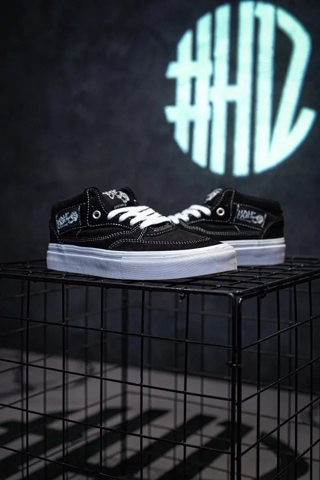 Vans Half Cab 33 DX Preto & Branco