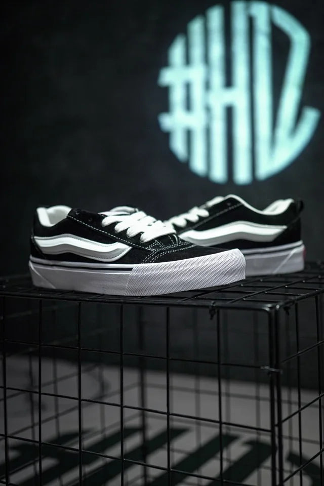 Vans Knu Skool Preto & Branco