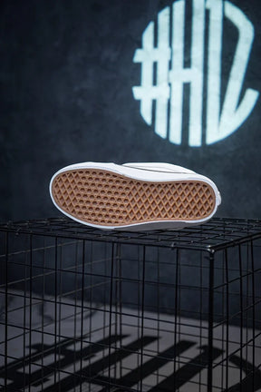 Vans Knu Skool Mid-Top
