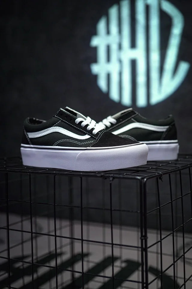 Vans Old Skool Classic Preto & Sola Grossa Branca