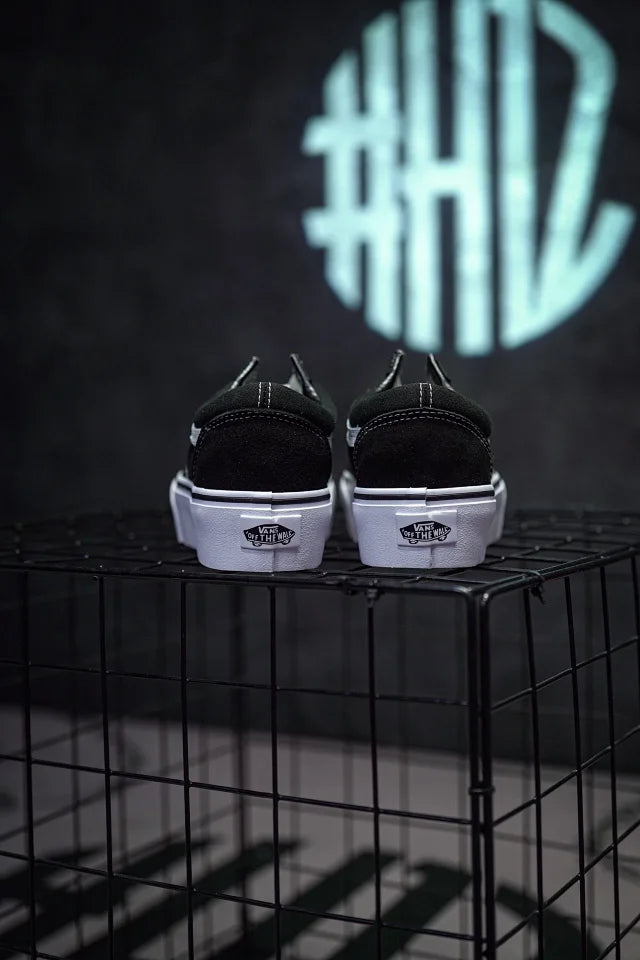 Vans Old Skool Classic Preto & Sola Grossa Branca