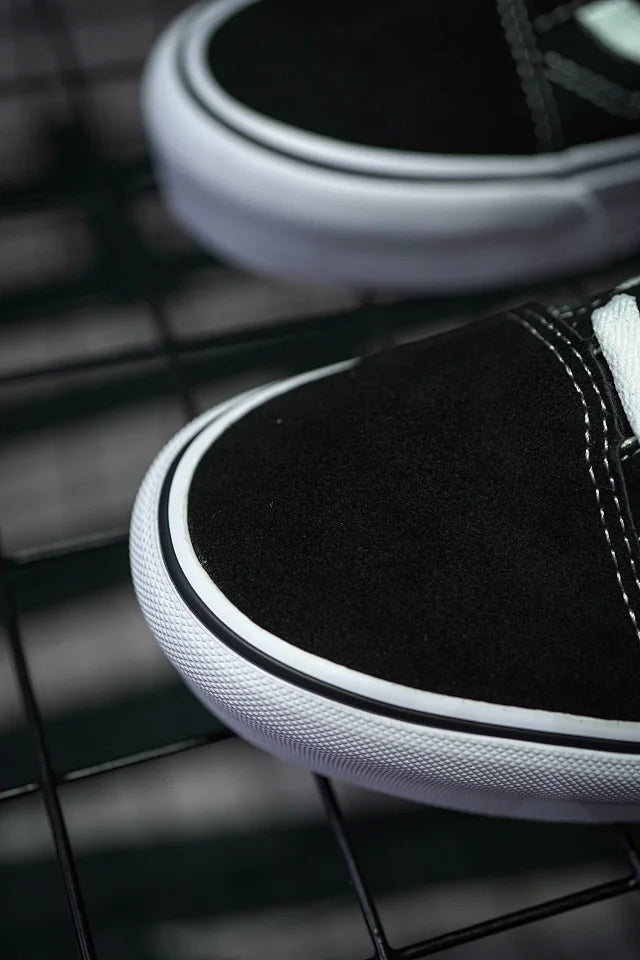 Vans Old Skool Classic Preto & Sola Grossa Branca