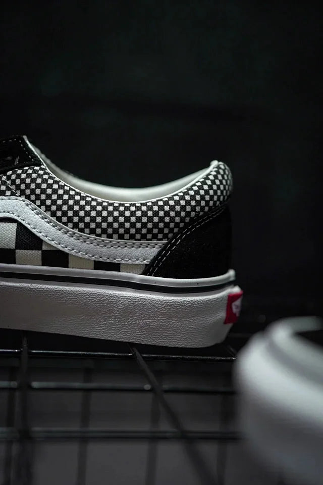 Vans Old Skool Preto e Branco costura quadriculada