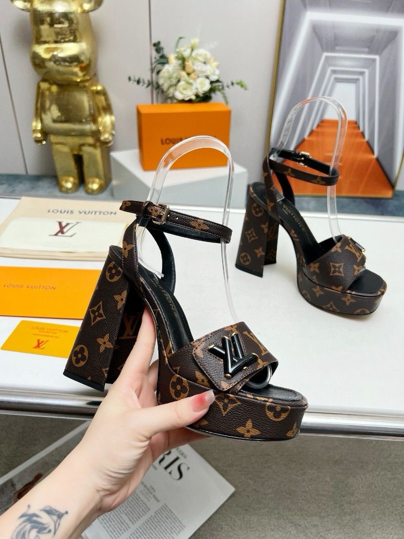Sandália Louis Vuitton