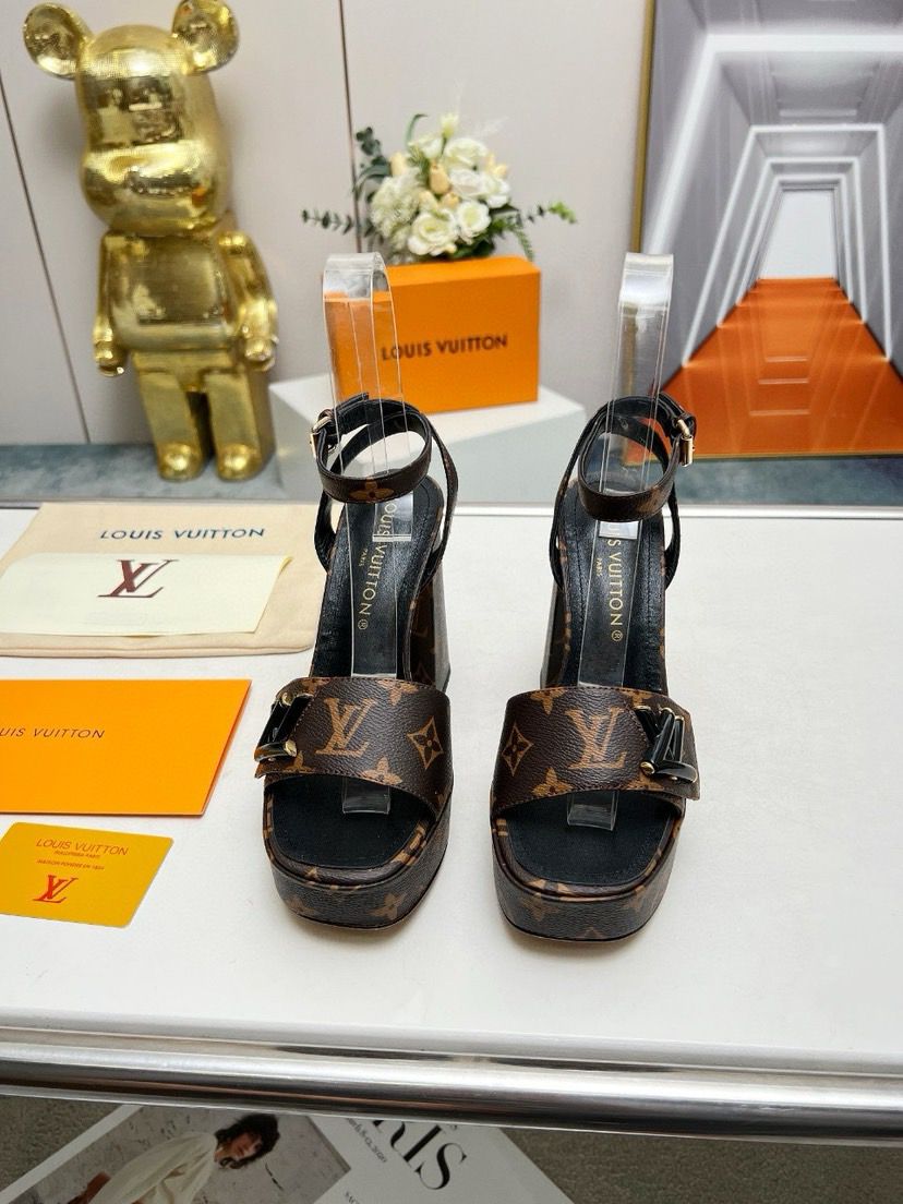 Sandália Louis Vuitton