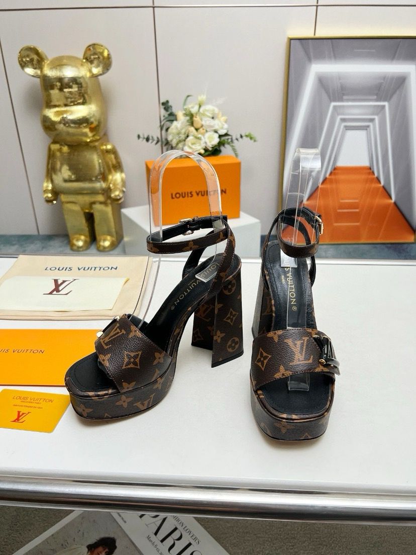 Sandália Louis Vuitton