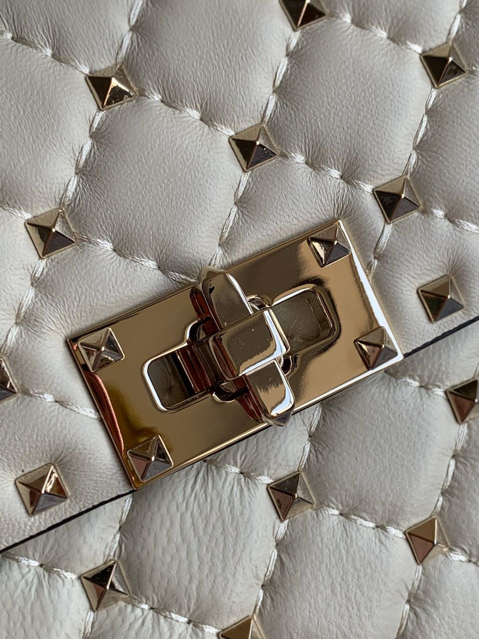 Bolsa Valentino Rockstud Spike Lambskin Off-White