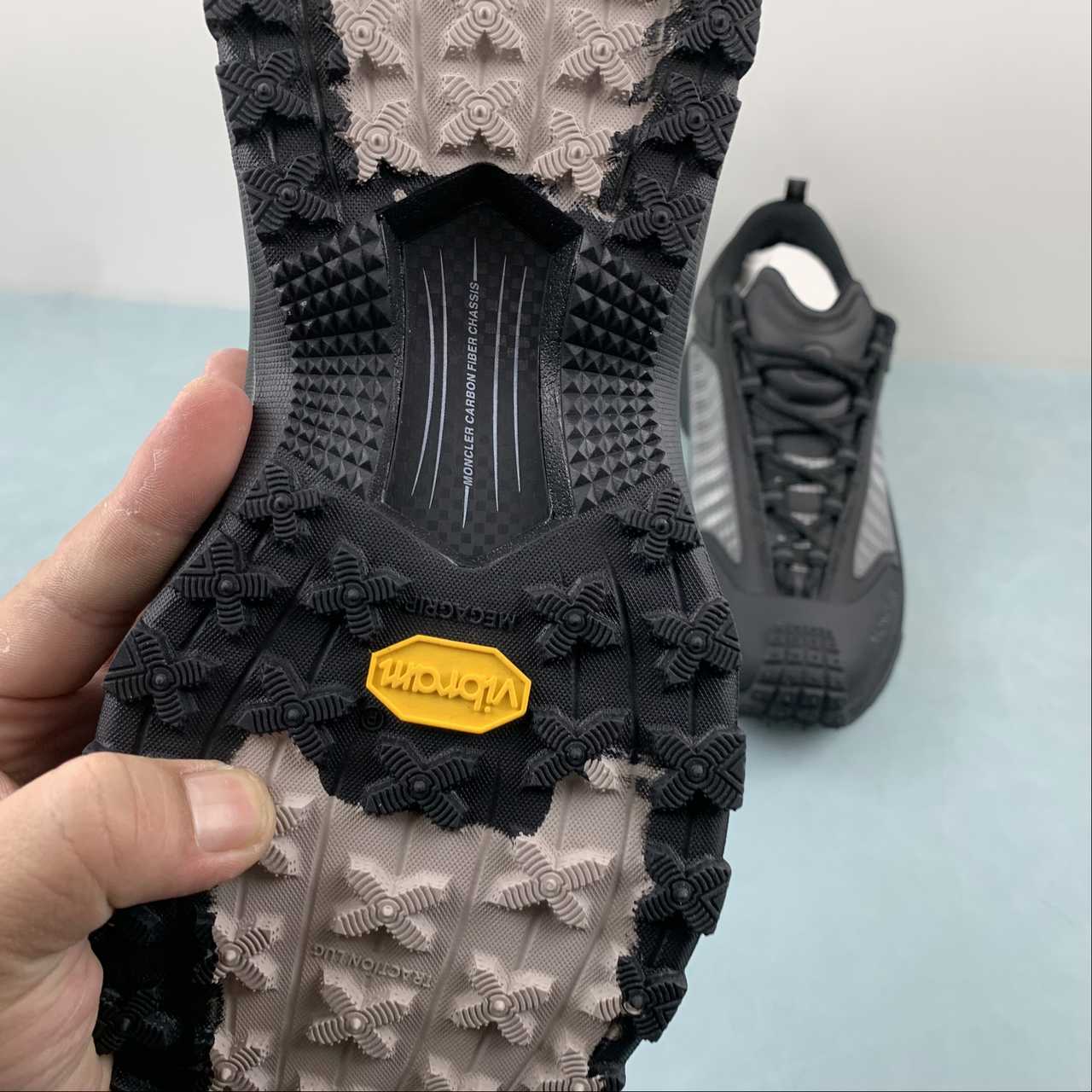 Tênis Moncler x Hoka Mafate Speed 2