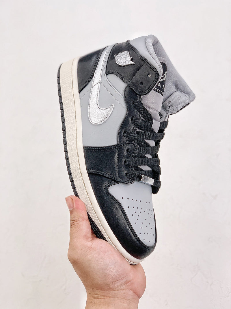 Air Jordan 1 Mid